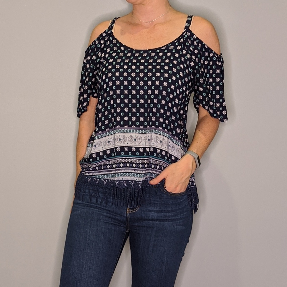 RD Style Balin Cold Shoulder Crochet Fringe Top